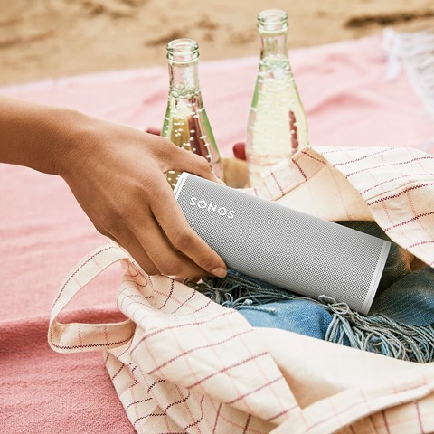lykke Tolk Skygge Sonos Roam – mobil vandtæt Bluetooth højtaler med multirum