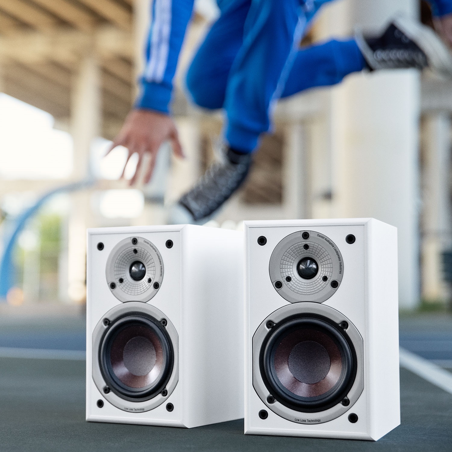 DALI SPEKTOR Bookshelf Speakers (Pair), White, 60% OFF