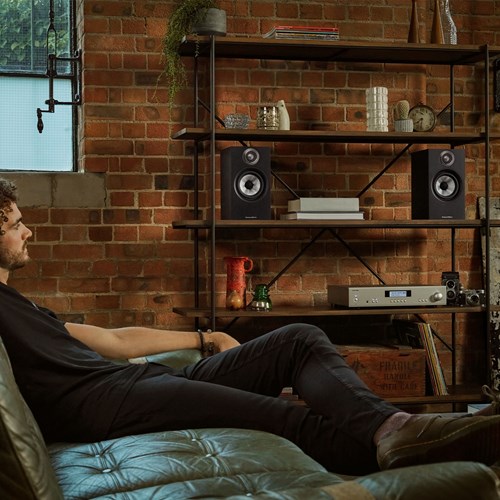 Bowers & Wilkins 607 S2 Anniversary Edition Kompakt høyttaler