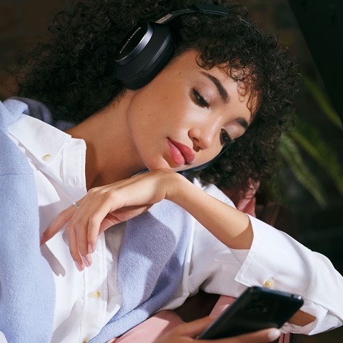 Bowers & Wilkins PX8 Trådløst headset